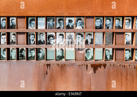 De la fenêtre du Souvenir, Mémorial du Mur de Berlin, Mitte, Berlin. Commémore ceux qui sont morts en tentant d'échapper à l'Est de Berlin Banque D'Images