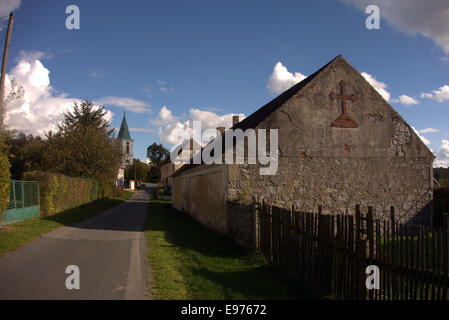 Différentes vues d'Cernivsko (100 kms de Prague le train) - Caractéristiques du sud villages de Bohême ; principalement basée sur l'agriculture Banque D'Images