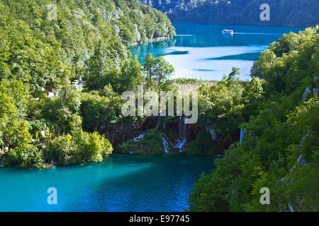 Le parc national des Lacs de Plitvice cascade Banque D'Images