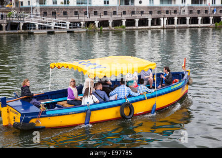 Le bateau 'Margaret' avec les touristes sur un voyage le long de la rivière Avon à Bristol. Banque D'Images