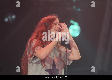 Alanis Morissette à 'T dans le Parc' music festival, en Ecosse, en 1996. Banque D'Images