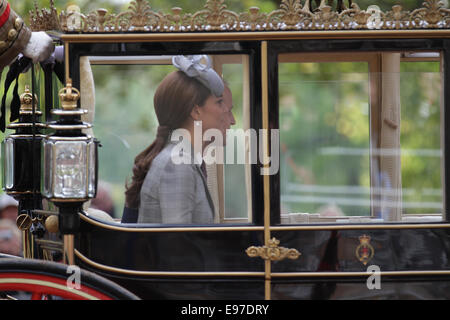 Londres, Royaume-Uni, 21 octobre 2014. Le prince William, duc de Cambridge, Catherine, duchesse de Cambridge et le président de Singapour Banque D'Images