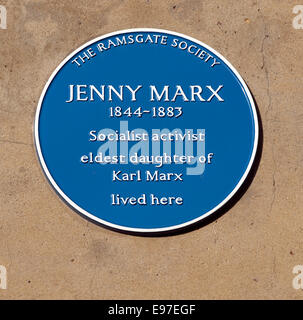 Blue plaque à 6 La route de l'Artillerie, Ramsgate, Kent ; Jenny Marx 1844-1883 militant socialiste, fille aînée de Karl Marx a vécu ici Banque D'Images