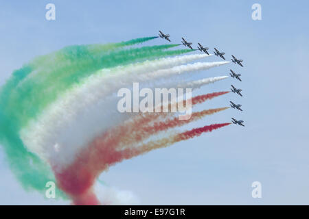 Frecce Tricolori patrouille acrobatique de la Force Aérienne Italienne affichage à l'Royal International Air Tattoo 2014 Banque D'Images