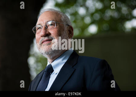 L'économiste américain et professeur à l'université de Columbia, Joseph Stiglitz s'affiche à l'Edinburgh International Book Festival. Banque D'Images