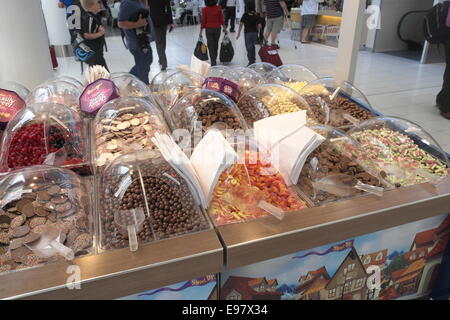 Sweet comptoir à l'aéroport de Sydney départs Terminal 2 concourse salon ,Nouvelle Galles du Sud, Australie Banque D'Images