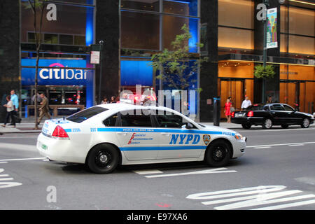 New York City Police Department véhicule répondant à un incident. Banque D'Images