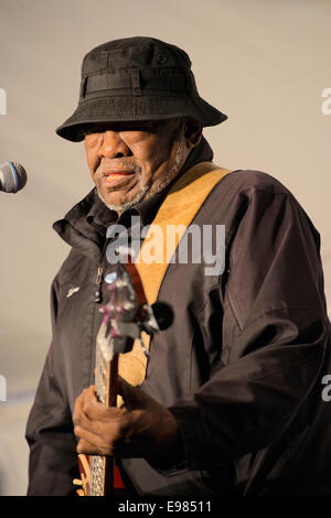 Blues, gospel et R&B Le bassiste Sherman Holmes de The Holmes Brothers. Banque D'Images