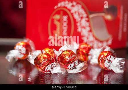 Chocolats pralinés Lindor Lindt Banque D'Images