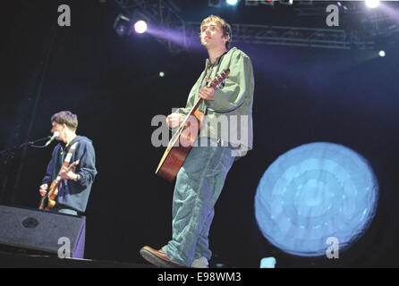 Damon Albarn et Blur à 'T dans le Parc' music festival, en Ecosse, en 1999. Banque D'Images