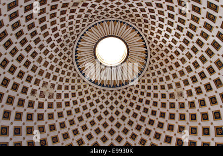 Plafond de l'église de l'Assomption de Notre-Dame à Mosta, Malte Banque D'Images