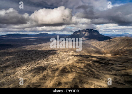 Mt. Herdubreid, hauts plateaux du centre, de l'Islande. Mt. Herdubreid haute-montagne de la table dans les hautes terres et à proximité du volcan Askja. Banque D'Images