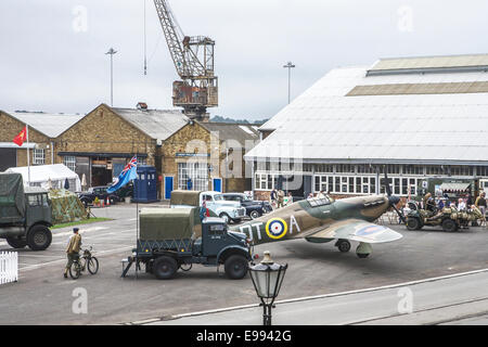 Le chantier naval historique, Chatham, Kent, Angleterre, Royaume-Uni. Hommage aux années 40 : accueil/événement. Banque D'Images