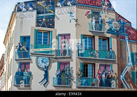 Peinture murale Cinéma Cannes a propos de stars de cinéma dans la ville de Cannes, French Riviera, Côte d'Azur, Alpes-Maritimes, France Banque D'Images