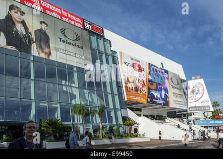 Entrée du Palais des Festivals et des congrès dans la ville de Cannes, French Riviera, Côte d'Azur, Alpes-Maritimes, France Banque D'Images