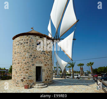 Moulin à vent traditionnel à Antimachia Kos Island, Grèce Banque D'Images