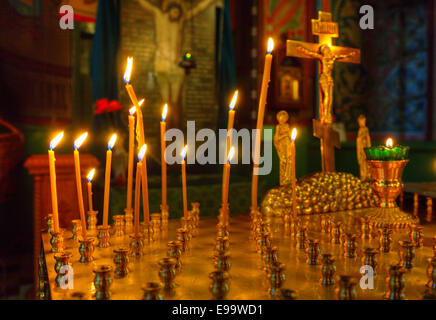 Bougies dans une église orthodoxe
