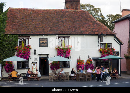 Finchingfield Fox Inn sur Village Green à Manchester - Royaume-Uni Banque D'Images