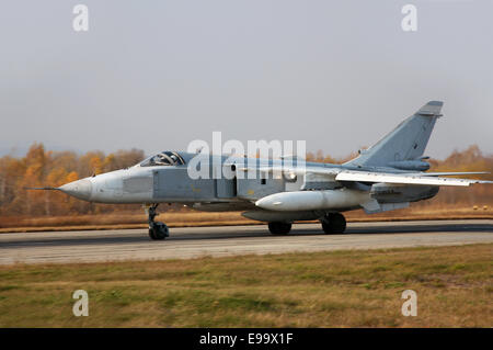 Jet avion militaire Bombardier Su-24 Fencer Banque D'Images