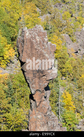 Le chef de l'Omett ou Indian Head Rock Ouimet Canyon Parc Provincial, Dorion, Ontario, Canada. Banque D'Images