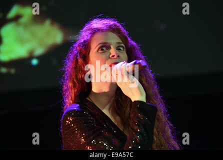 Berlin, Allemagne. 22 octobre, 2014. La musique jazz-pop israélienne singer Ofri Brin effectue dans l'étape à Berlin, Allemagne, 22 octobre 2014. Photo : Jens Kalaene/dpa/Alamy Live News Banque D'Images