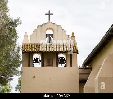 Jour nuageux à Californie Mission Santa Ines Banque D'Images