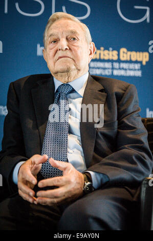 Bruxelles, Bxl, Belgique. 23 Oct, 2014. Le milliardaire philanthrope américain né hongrois et président du Soros Fund Management LLC George Soros donne un discours lors de la réunion du Groupe international de crise pour prévenir les conflits de travail dans le monde à Bruxelles, Belgique le 23.10.2014 par Wiktor Dabkowski Wiktor Dabkowski/crédit : ZUMA Wire/Alamy Live News Banque D'Images