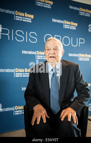 Bruxelles, Bxl, Belgique. 23 Oct, 2014. Le milliardaire philanthrope américain né hongrois et président du Soros Fund Management LLC George Soros donne un discours lors de la réunion du Groupe international de crise pour prévenir les conflits de travail dans le monde à Bruxelles, Belgique le 23.10.2014 par Wiktor Dabkowski Wiktor Dabkowski/crédit : ZUMA Wire/Alamy Live News Banque D'Images