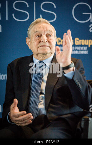 Bruxelles, Bxl, Belgique. 23 Oct, 2014. Le milliardaire philanthrope américain né hongrois et président du Soros Fund Management LLC George Soros donne un discours lors de la réunion du Groupe international de crise pour prévenir les conflits de travail dans le monde à Bruxelles, Belgique le 23.10.2014 par Wiktor Dabkowski Wiktor Dabkowski/crédit : ZUMA Wire/Alamy Live News Banque D'Images