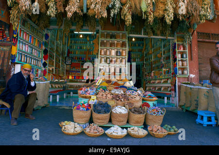 Spice shop, Rahba Kedima Square, la Place des Epices, Medina, Marrakech, Marrakesh-Tensift-El Haouz, Maroc région Banque D'Images