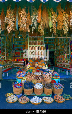 Spice shop, Rahba Kedima Square, la Place des Epices, Medina, Marrakech, Marrakesh-Tensift-El Haouz, Maroc région Banque D'Images