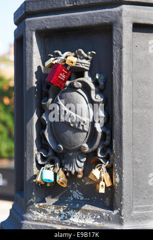 Cadenas d'amour à Ponte Milvio, Rome, Italie Banque D'Images