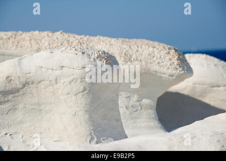 Sculptures en grès de plage de sarakiniko à Milos Grèce Banque D'Images