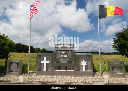 Sommaire du monument au cimetière américain temporaire à Foy-Recogne Banque D'Images