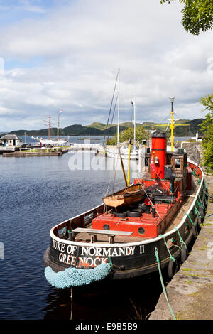 Le bateau remorqueur 'Duke de Normandie' dans le bassin du canal sur le Canal de Crinan Crinan, Knapdale, ARGYLL & BUTE, Ecosse UK Banque D'Images