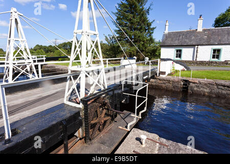 Le Crinan Canal - Le mécanisme à remontage manuel pour l'ouverture de pont Dunardry, ARGYLL & BUTE, Ecosse UK Banque D'Images