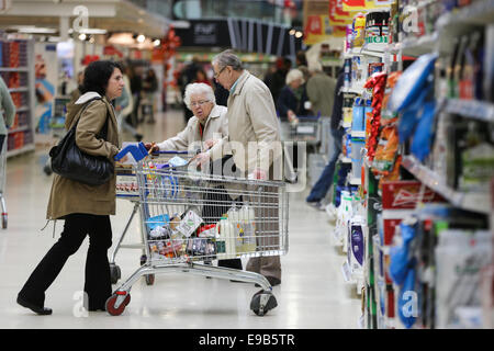 Supermarché TESCO À BAR HILL, CAMBRIDGE Banque D'Images