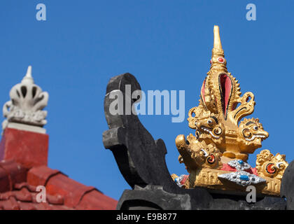 L'architecture de temple hindou, toit, Nusa Lembongan [Détail], Bali, Indonésie Banque D'Images