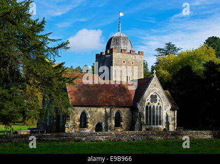 Le Saxon Eglise Saint Pierre et Saint Paul, Albury, collines du Surrey, England UK Banque D'Images