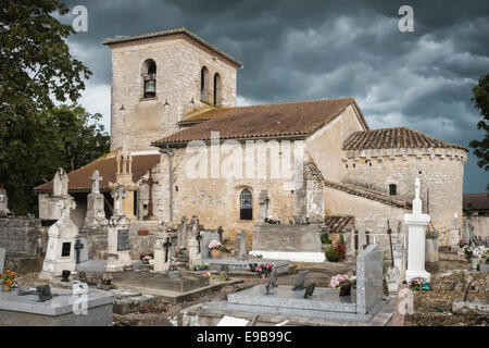 Tempête sur l'église à saint-amans-du-Pech, une commune française, située dans le Tarn-et-Garonne, la région midi-pyrénées, dans le sud de la france Banque D'Images