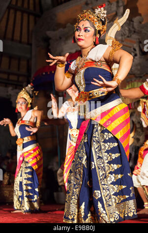 Danseurs balinais, [du Palais d'Ubud, Bali, Indonésie] Banque D'Images