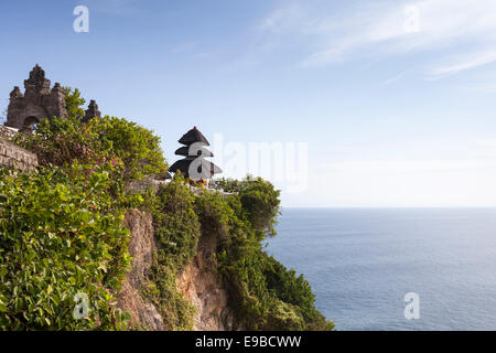 [Temple d'Uluwatu], [haut de page] falaise sur la mer, Bali, Indonésie Banque D'Images