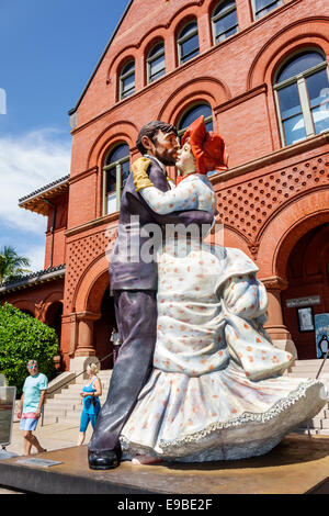 Key West Florida, Keys Front Street, Key West Museum of Art & and History at the Custom House, statue, sculpture, adultes homme hommes hommes, femme femmes femmes fem Banque D'Images