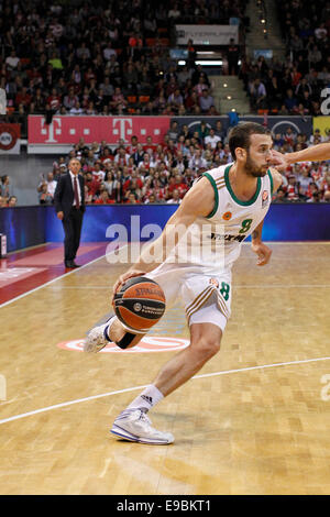 Munich, Allemagne. 23 Oct, 2014. Vladimir Jankovic (Nr. Panathinaikos Athènes, 8) en action. FC Bayern Munich vs Panathinaikos Athènes. Dpa : Crédit photo alliance/Alamy Live News Banque D'Images