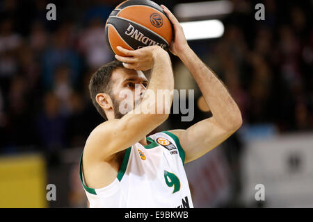 Munich, Allemagne. 23 Oct, 2014. Antonis Fotsis (Nr. Panathinaikos Athènes, 9) en action. FC Bayern Munich vs Panathinaikos Athènes. Dpa : Crédit photo alliance/Alamy Live News Banque D'Images