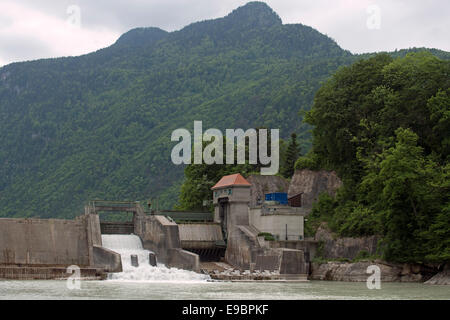 Station d'énergie hydroélectrique administré par DB Energie partie de fer allemande produisant de l'électricité verte pour alimenter les trains Banque D'Images