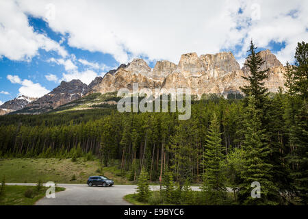 Vues de la proue Vally road, Banff National Park, Alberta, Canada, Amérique du Nord. Banque D'Images