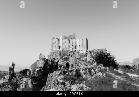 Le fantastique "Rocca Calascio' château l'un des plus élevés des châteaux en Italie situé dans le Parc National du Gran Sasso. Banque D'Images