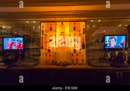 Bar dans le centre-ville, l'hôtel Hilton Checkers Los Angeles, Californie, USA Banque D'Images