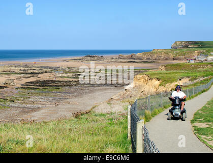 En regardant vers plage de Crooklets à Bude, Cornwall, UK Banque D'Images